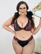 Вика  — массаж лингама, классический секс