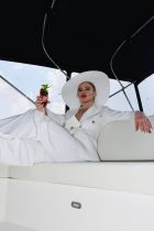 Irene, 8 985 011-82-33