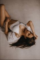 Проститутка рабыня Женя, 25 лет, закажите онлайн прямо сейчас